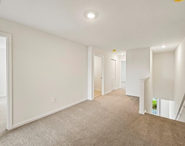 642 Salisbury Circle - Photo Thumbnail 9