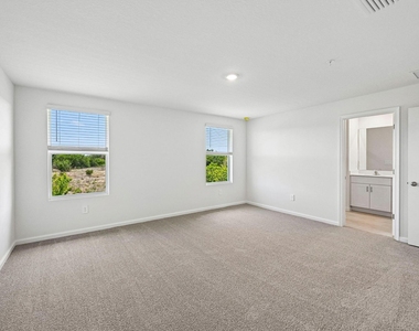642 Salisbury Circle - Photo Thumbnail 17
