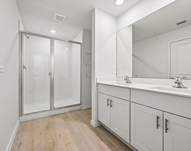 642 Salisbury Circle - Photo Thumbnail 20