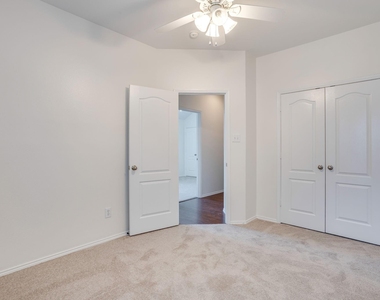 6220 Granite Creek Drive - Photo Thumbnail 17