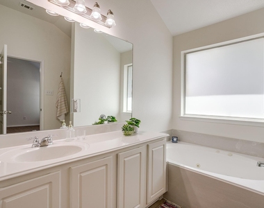 6220 Granite Creek Drive - Photo Thumbnail 15
