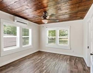 707 W Water Street - Photo Thumbnail 6