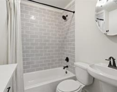 707 W Water Street - Photo Thumbnail 8