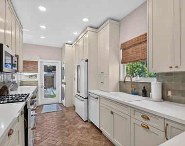 426 30th Street - Photo Thumbnail 13