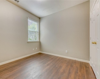 2300 Reston Drive - Photo Thumbnail 6