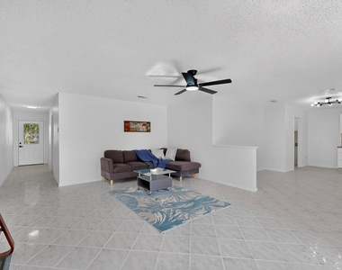 5451 Lubbock Avenue - Photo Thumbnail 2