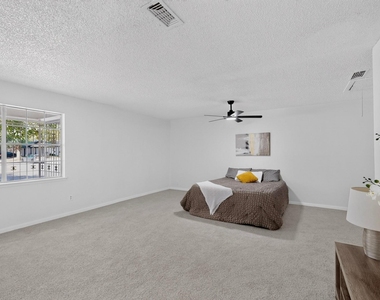5451 Lubbock Avenue - Photo Thumbnail 10