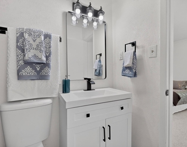5451 Lubbock Avenue - Photo Thumbnail 19