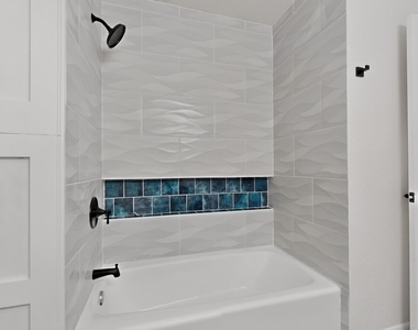 5451 Lubbock Avenue - Photo Thumbnail 14