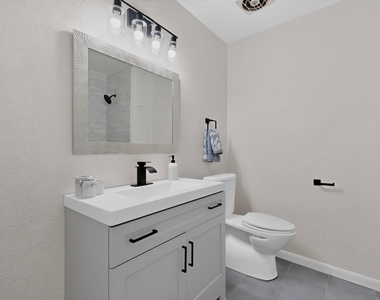 5451 Lubbock Avenue - Photo Thumbnail 12