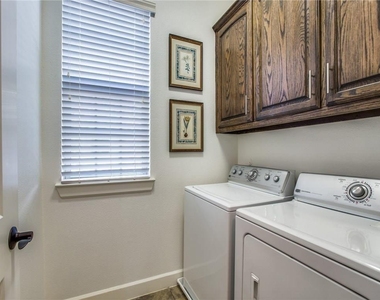 5034 Meridian Lane - Photo Thumbnail 15