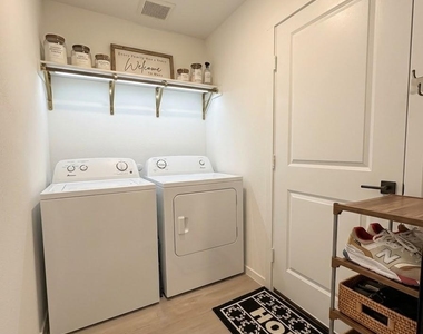 3064 Ashbrook Lane - Photo Thumbnail 12