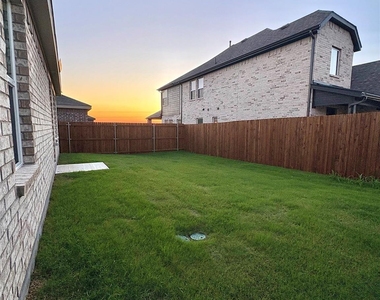 3064 Ashbrook Lane - Photo Thumbnail 13