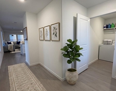 3064 Ashbrook Lane - Photo Thumbnail 2