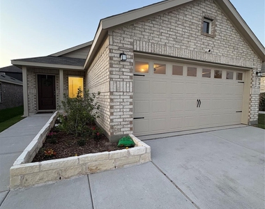 3064 Ashbrook Lane - Photo Thumbnail 15