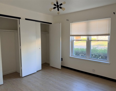 118 Country Bend Drive - Photo Thumbnail 5
