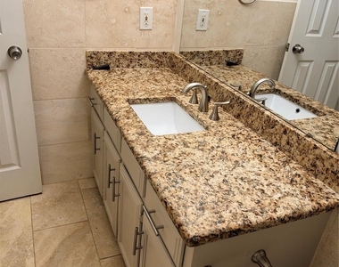 118 Country Bend Drive - Photo Thumbnail 7