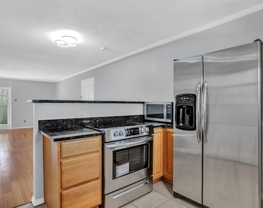 7705 Meadow Park Drive - Photo Thumbnail 9