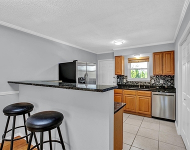 7705 Meadow Park Drive - Photo Thumbnail 6
