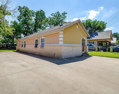 3732 E 1st Street - Photo Thumbnail 2