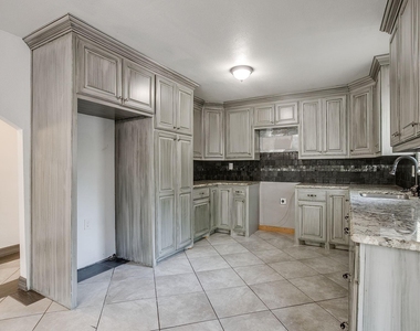 3732 E 1st Street - Photo Thumbnail 7