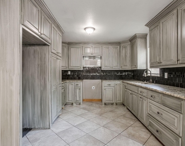 3732 E 1st Street - Photo Thumbnail 8