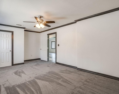 3732 E 1st Street - Photo Thumbnail 11