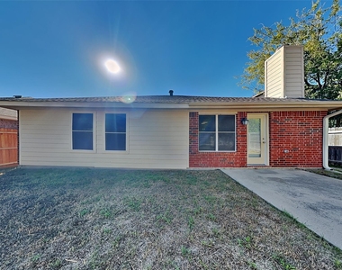 11916 Hickory Circle - Photo Thumbnail 16