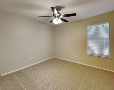 11916 Hickory Circle - Photo Thumbnail 14