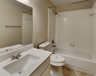 11916 Hickory Circle - Photo Thumbnail 15
