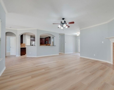 5836 Sunny Meadow Lane - Photo Thumbnail 9
