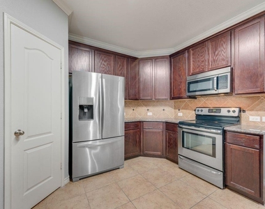5836 Sunny Meadow Lane - Photo Thumbnail 12