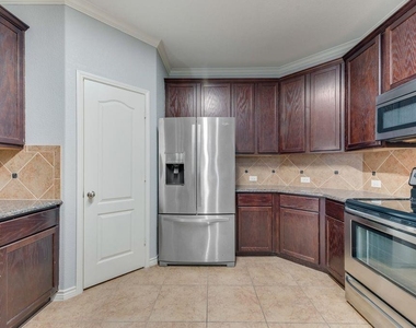 5836 Sunny Meadow Lane - Photo Thumbnail 14