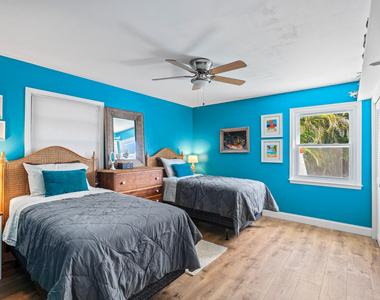 611 East Drive - Photo Thumbnail 21