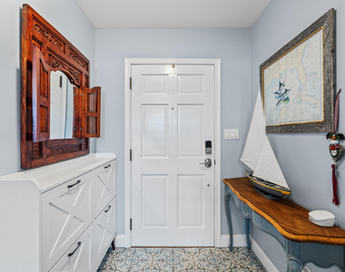 611 East Drive - Photo Thumbnail 1