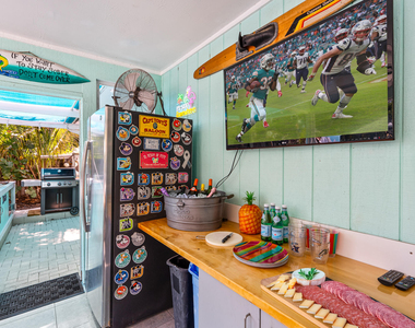 611 East Drive - Photo Thumbnail 24