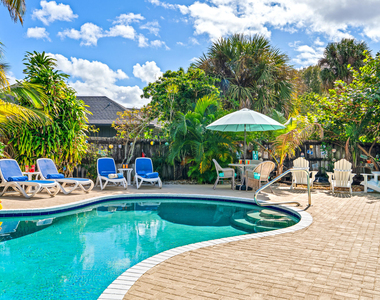 611 East Drive - Photo Thumbnail 31
