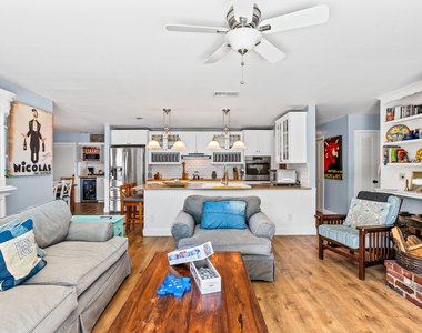 611 East Drive - Photo Thumbnail 5