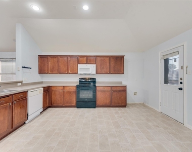 3315 Choir Street - Photo Thumbnail 6
