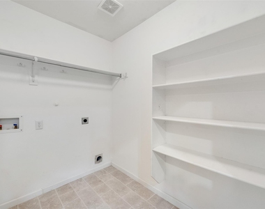 3315 Choir Street - Photo Thumbnail 10
