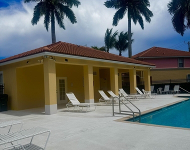 2306 Seminole Palms Drive - Photo Thumbnail 17