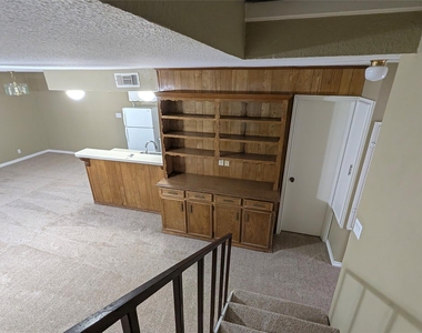 320 N Charles Street - Photo Thumbnail 5