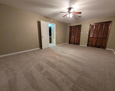 320 N Charles Street - Photo Thumbnail 7