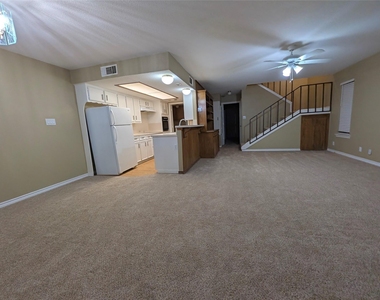 320 N Charles Street - Photo Thumbnail 1