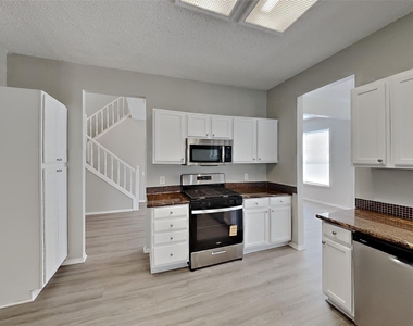 7100 Layla Road - Photo Thumbnail 4