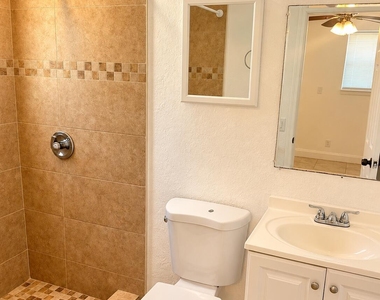 5260 Ne 16th Avenue - Photo Thumbnail 17