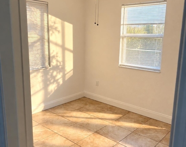 5260 Ne 16th Avenue - Photo Thumbnail 6