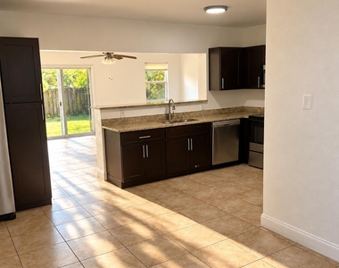 5260 Ne 16th Avenue - Photo Thumbnail 7
