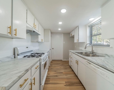802 Birchwood Drive - Photo Thumbnail 3
