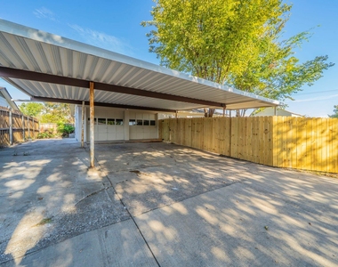802 Birchwood Drive - Photo Thumbnail 12
